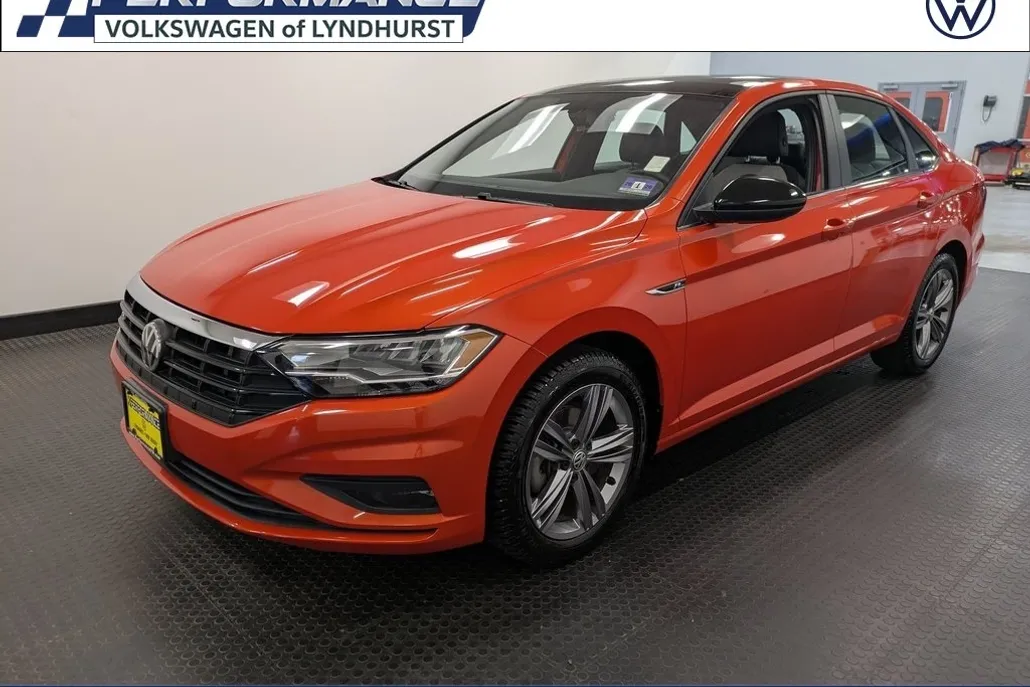 2019 Volkswagen Jetta R-Line photo 1