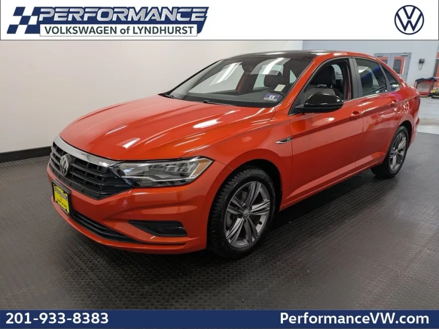 2019 Volkswagen Jetta R-Line photo 1