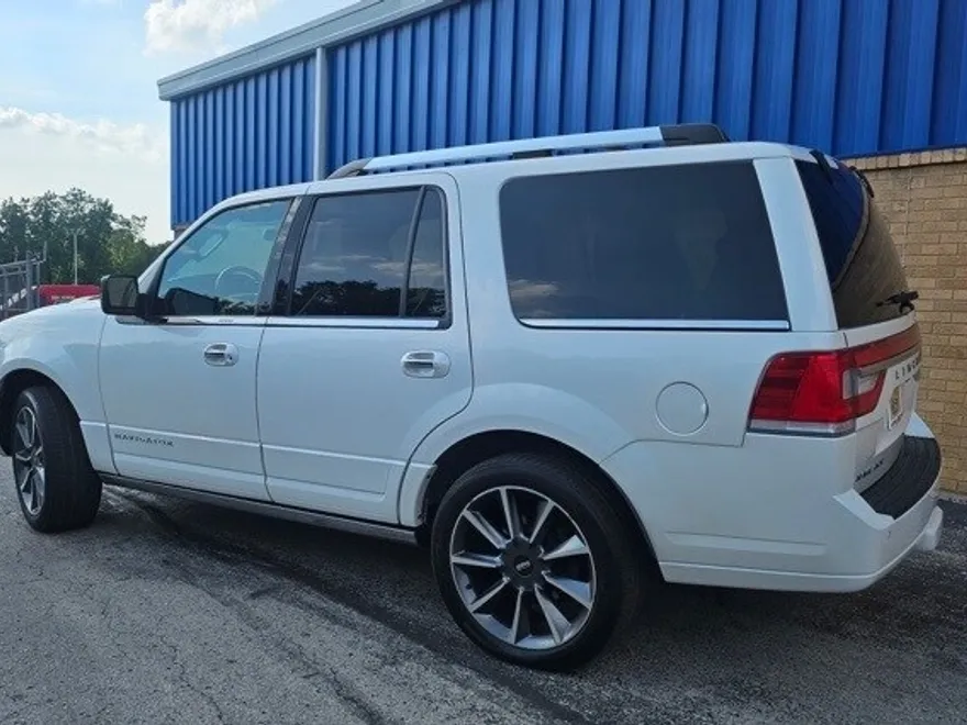 2017 Lincoln Navigator Reserve photo 1
