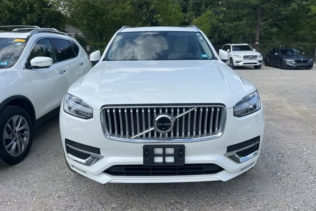 2023 Volvo XC90 Ultimate photo 1
