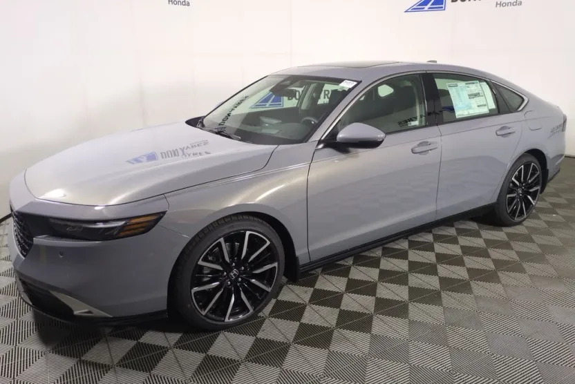 2025 Honda Accord Hybrid Touring photo 1