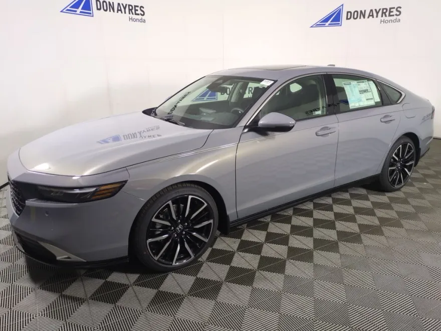 2025 Honda Accord Hybrid Touring photo 1