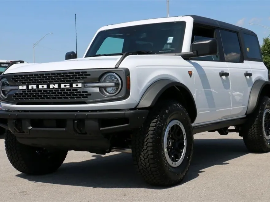 2025 Ford Bronco Badlands photo 1
