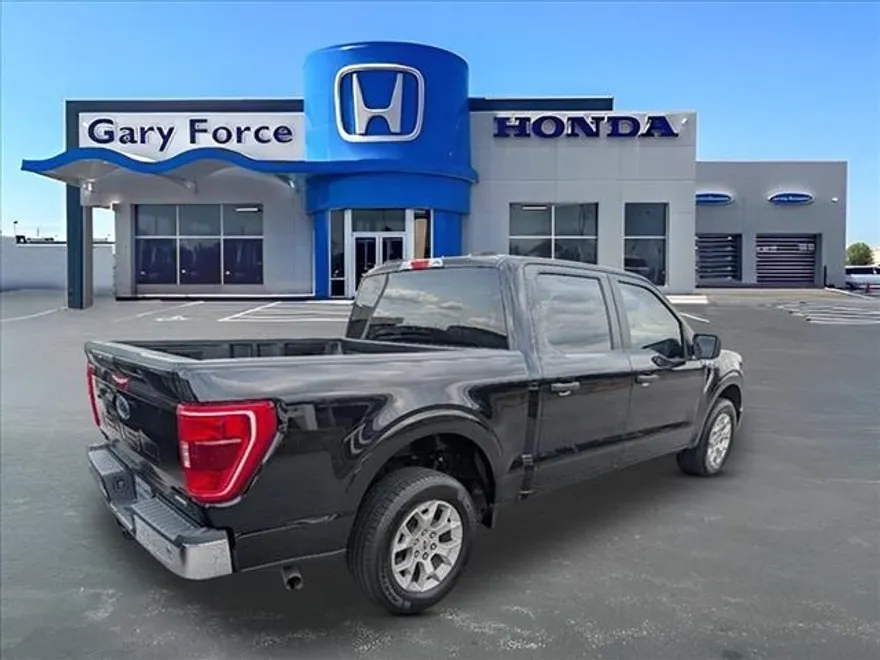 2023 Ford F-150 XLT photo 1