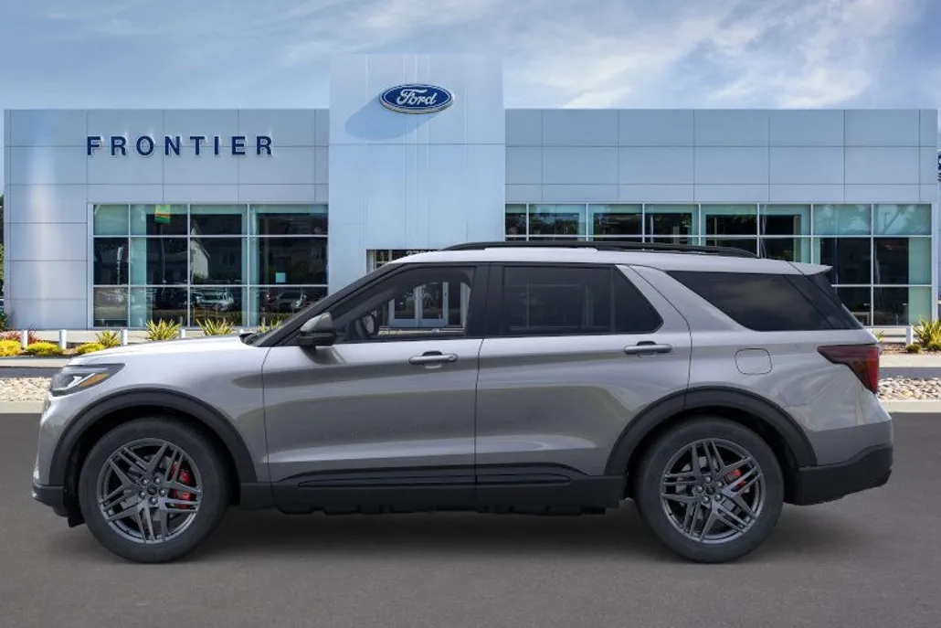 2025 Ford Explorer ST photo 1