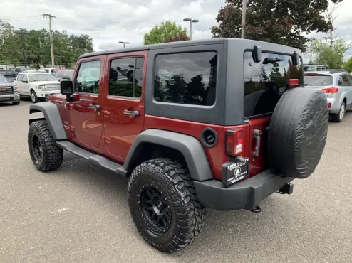 2013 Jeep Wrangler Unlimited Sport S photo 4