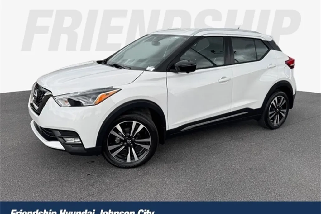 2020 Nissan Kicks SR photo 1