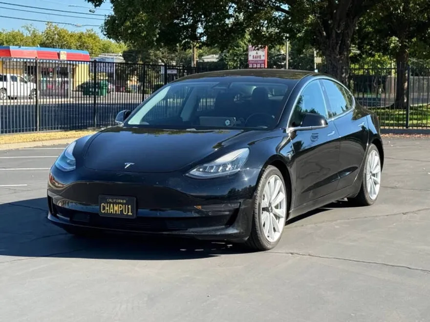 2018 Tesla Model 3 Long Range photo 1
