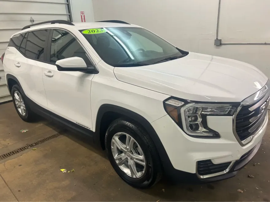 2023 Gmc Terrain SLE photo 1