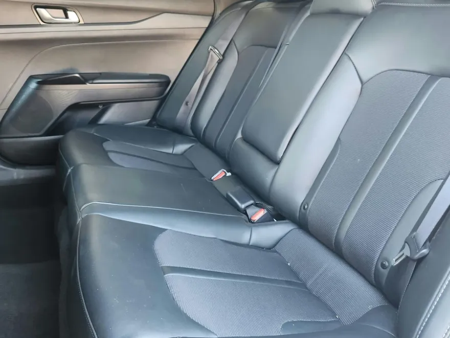 2024 Kia K5 GT-Line photo 1