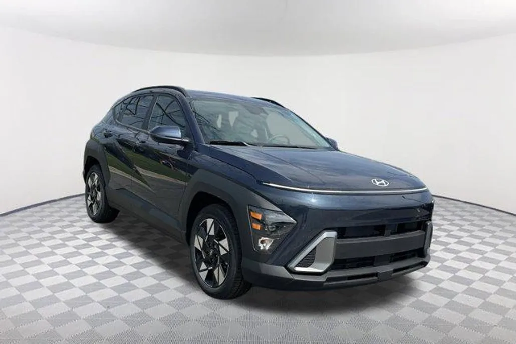 2025 Hyundai Kona SEL photo 1