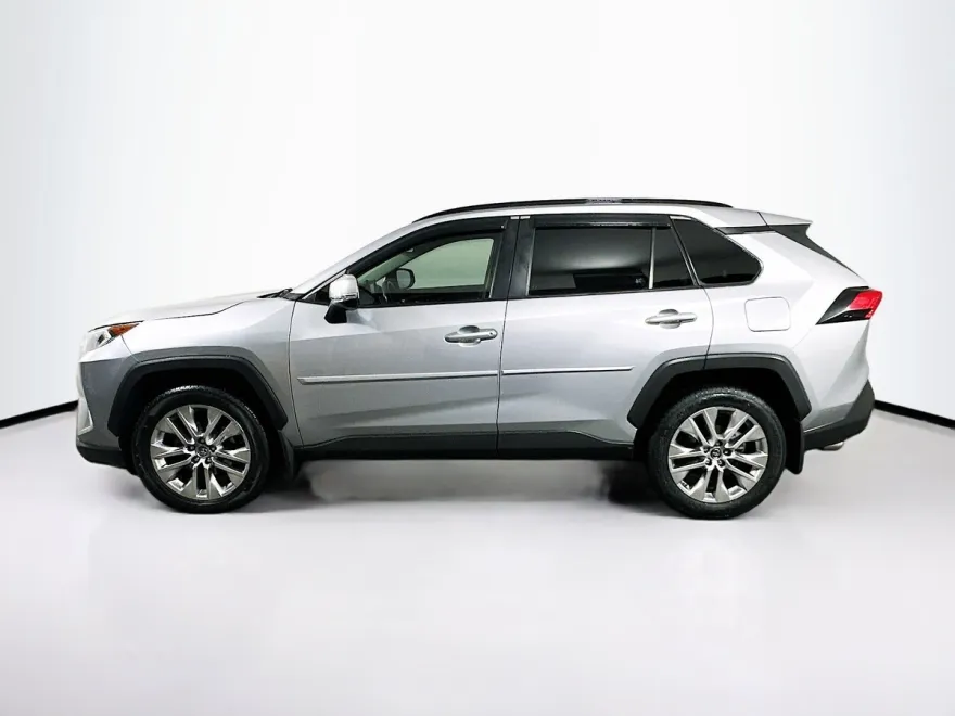 2019 Toyota RAV4 XLE Premium photo 1
