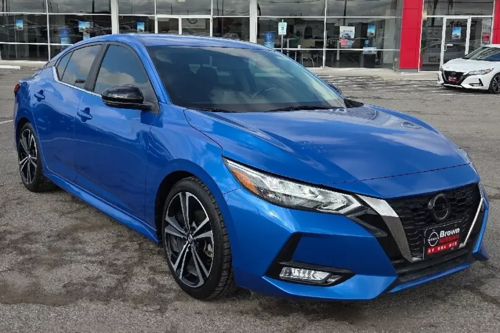 2021 Nissan Sentra SR photo 1