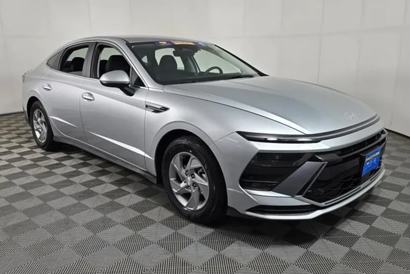 2025 Hyundai Sonata SE photo 1