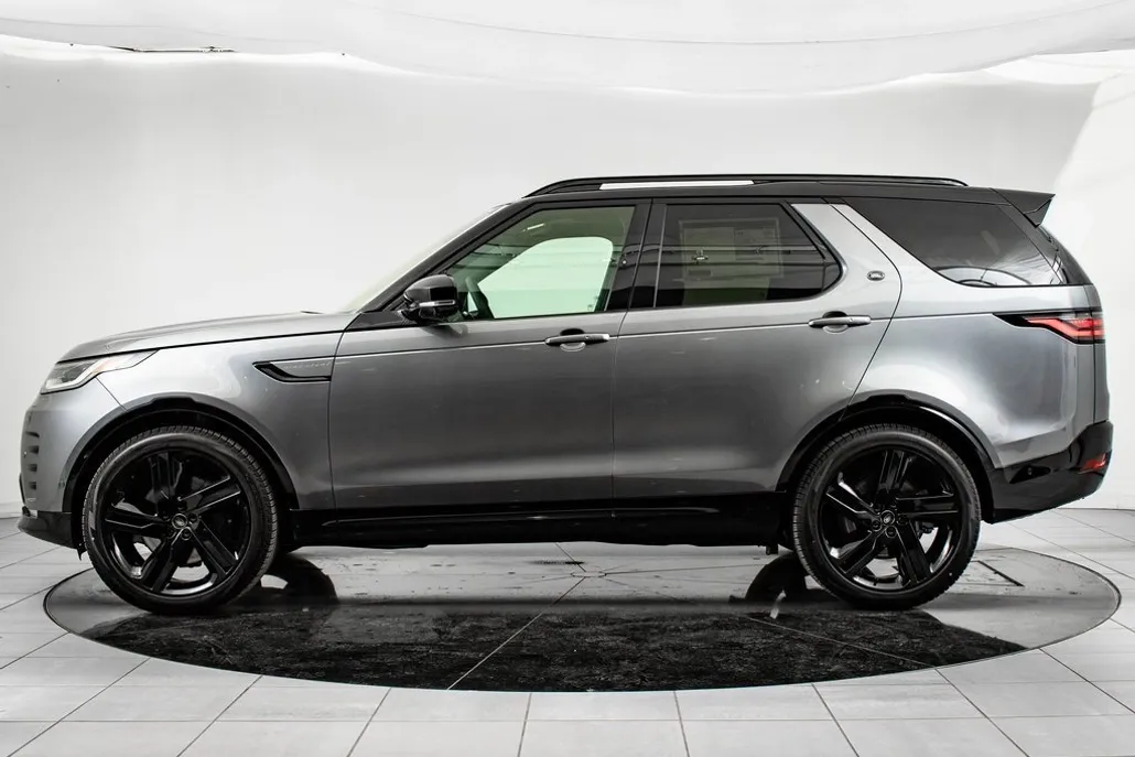 2025 Land Rover Discovery SE photo 1