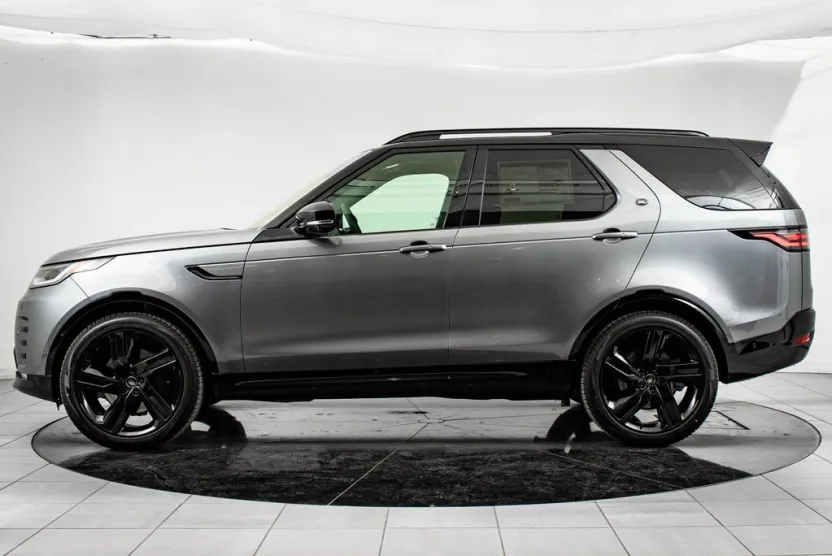 2025 Land Rover Discovery SE photo 1