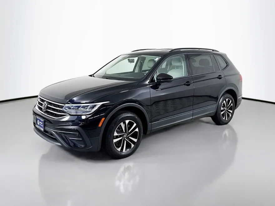 2022 Volkswagen Tiguan S photo 1