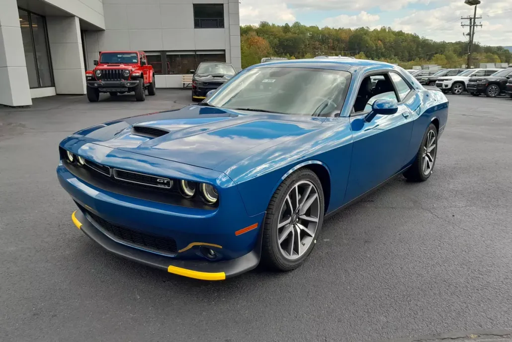 2023 Dodge Challenger GT photo 1