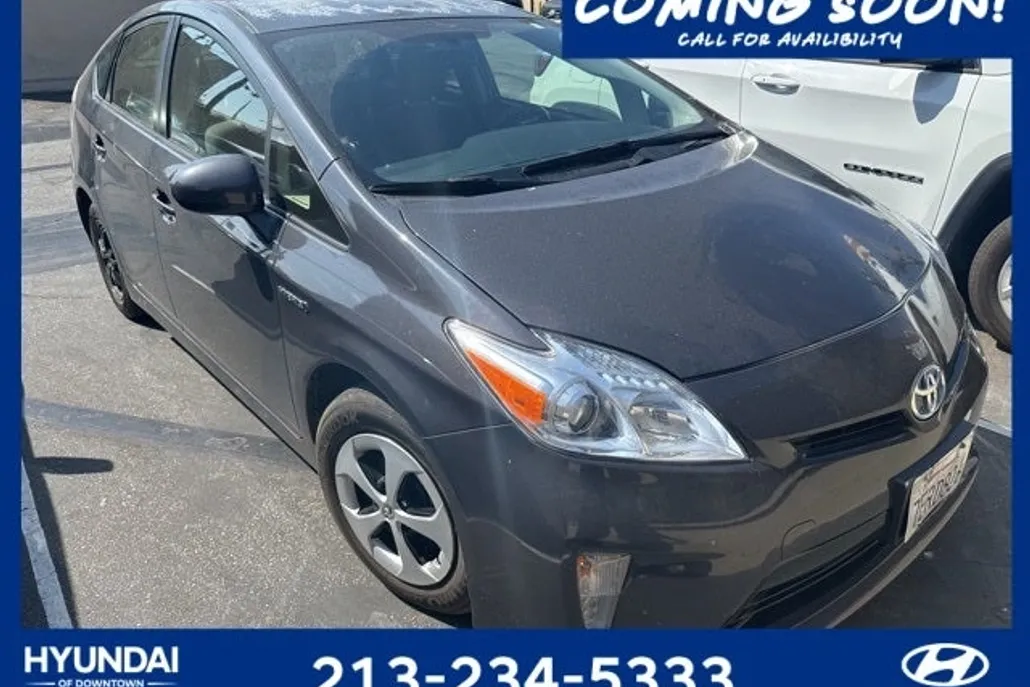 2014 Toyota Prius Two photo 1