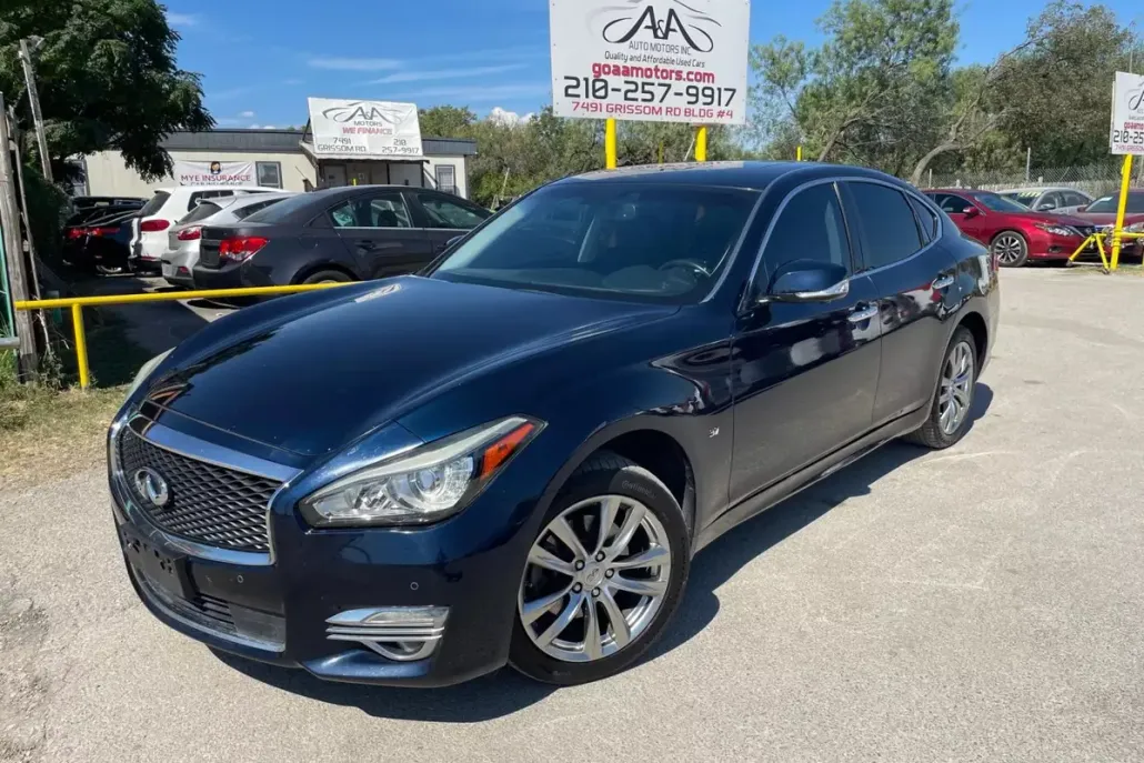 2015 Infiniti Q70 3.7 photo 1