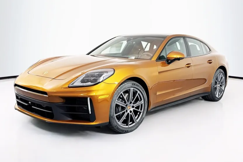 2025 Porsche Panamera 4 photo 1