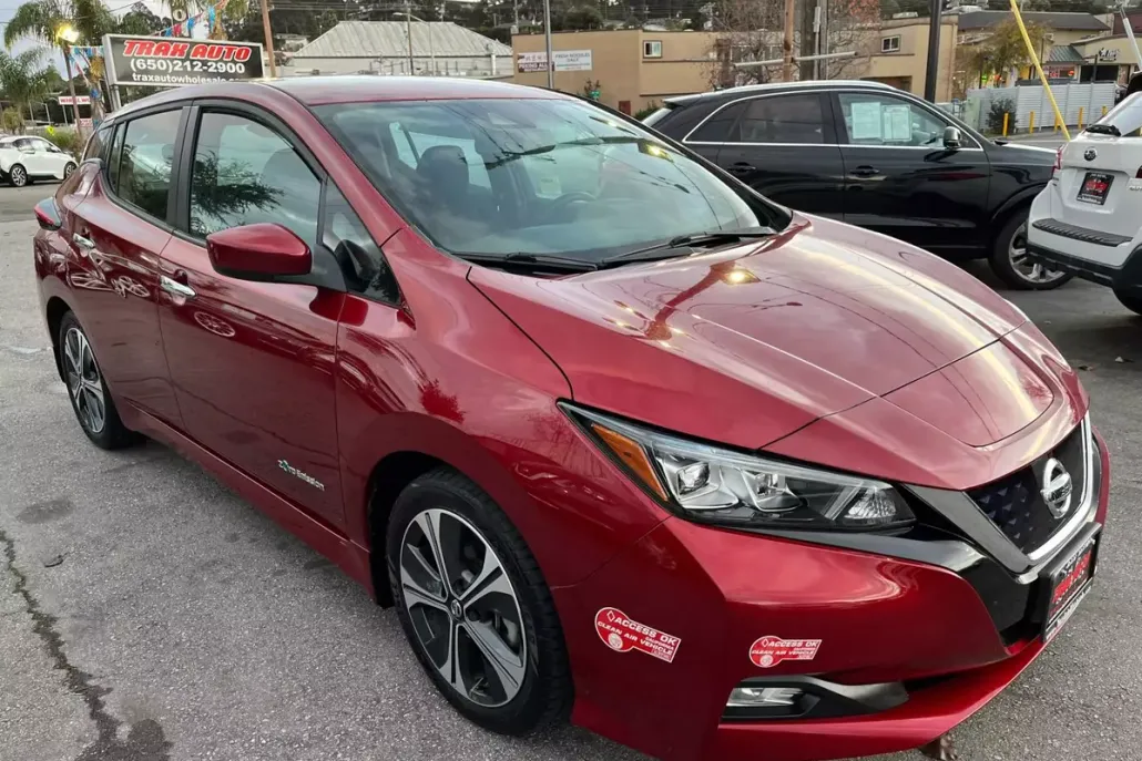 2018 Nissan Leaf SV photo 1