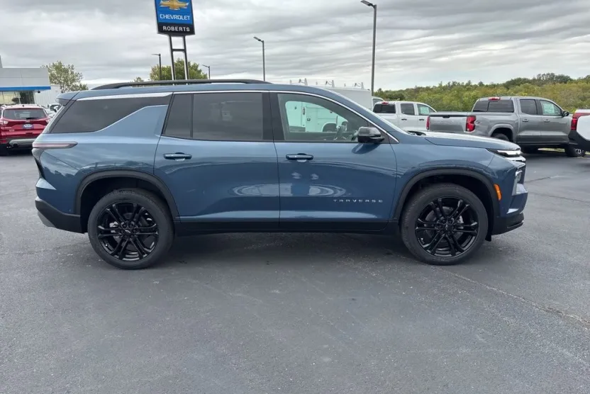 2026 Chevrolet Traverse photo 1