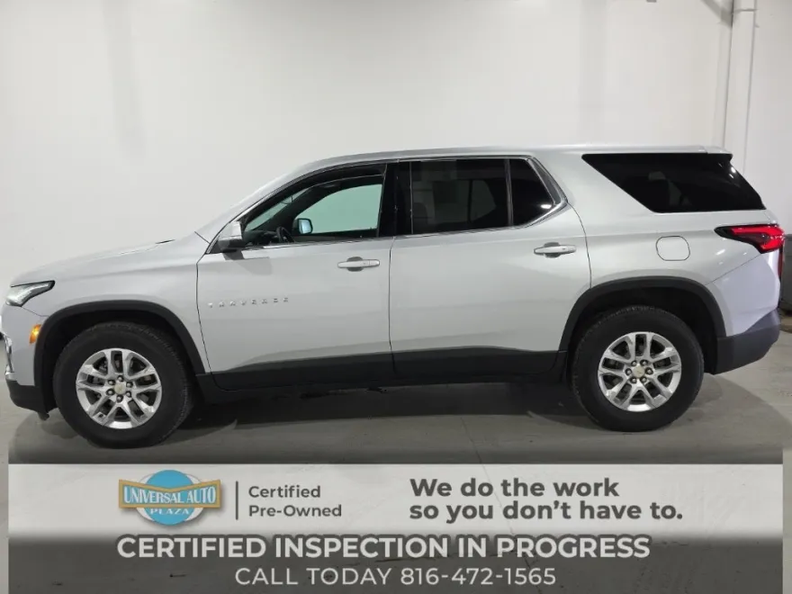 2022 Chevrolet Traverse LS photo 1