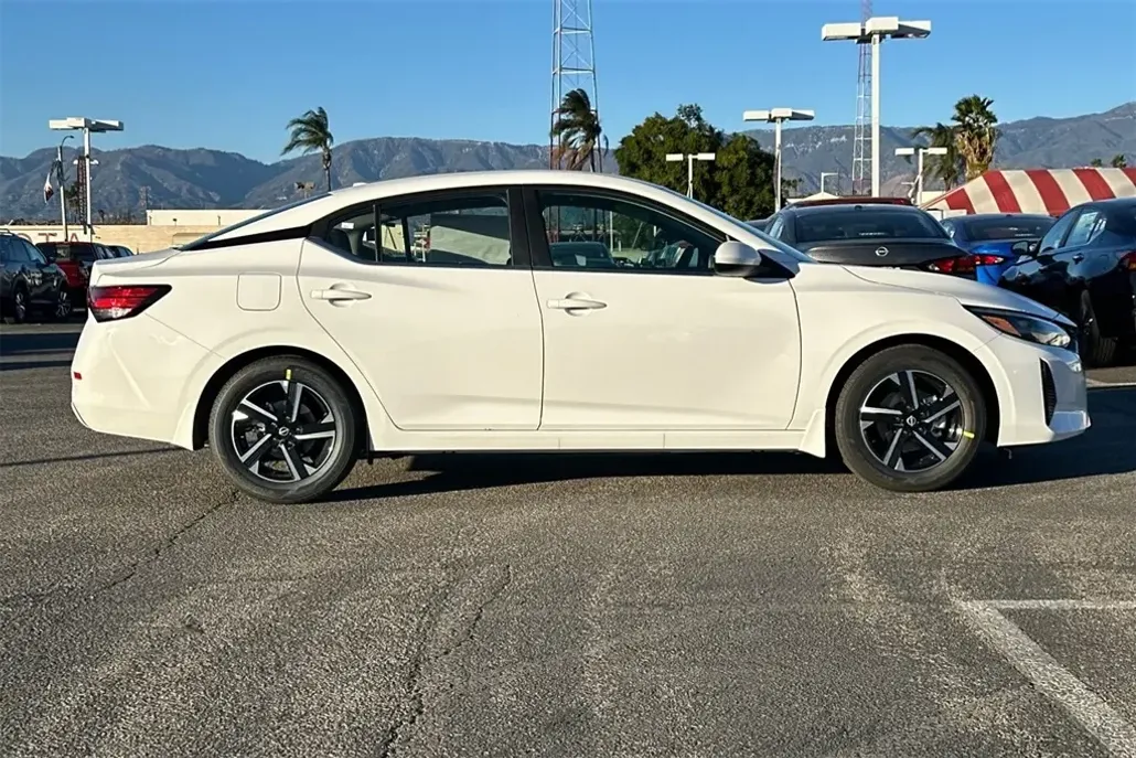 2025 Nissan Sentra SV photo 1