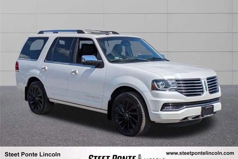 2017 Lincoln Navigator Select photo 1