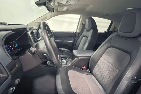2019 Chevrolet Colorado Z71 photo 2