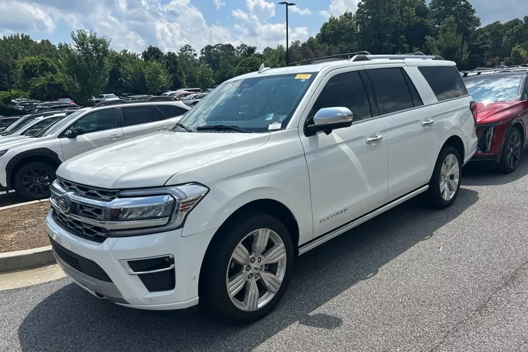 2024 Ford Expedition MAX Platinum photo 1