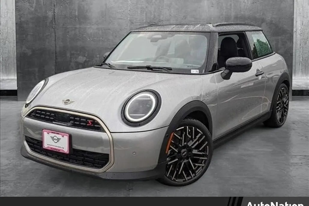 2025 Mini Cooper Signature photo 1