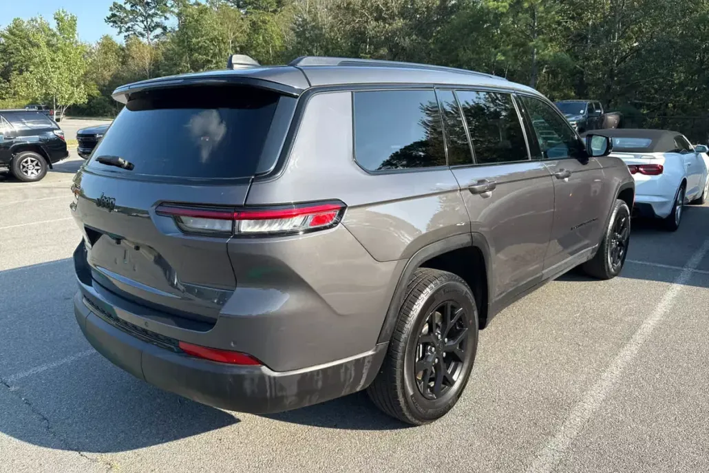 2024 Jeep Grand Cherokee Altitude photo 1