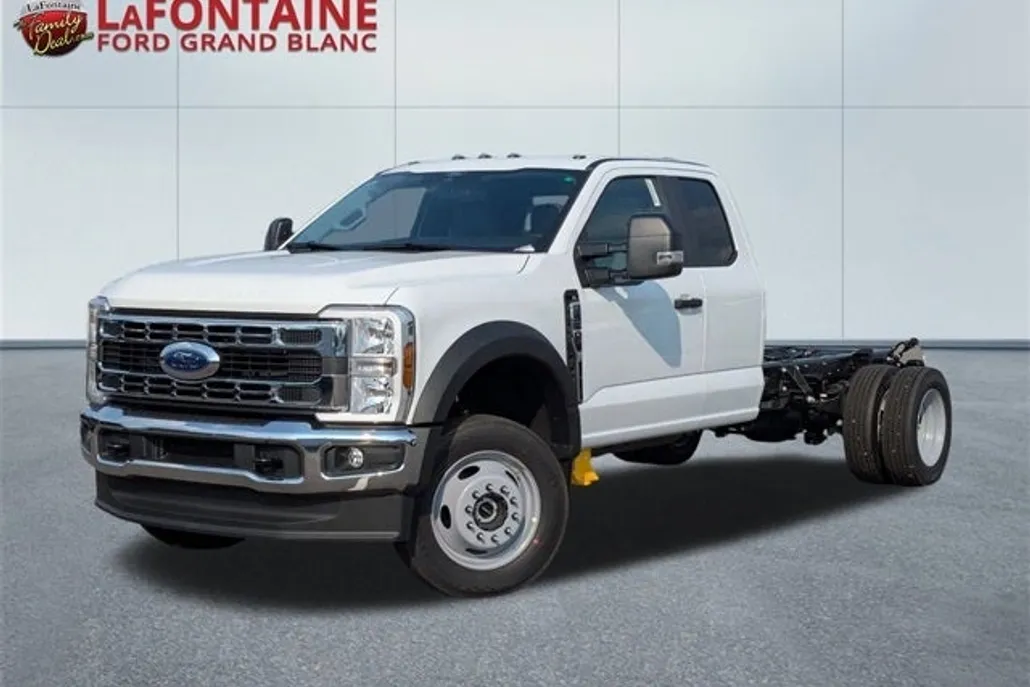 2025 Ford F-550 photo 1