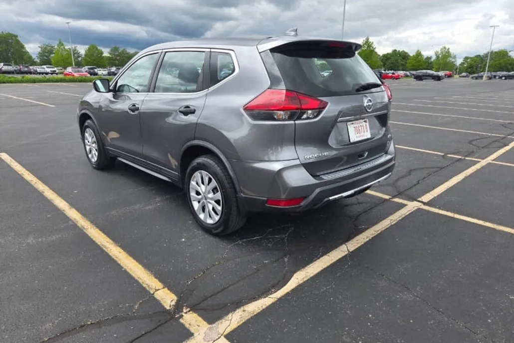 2018 Nissan Rogue S photo 1