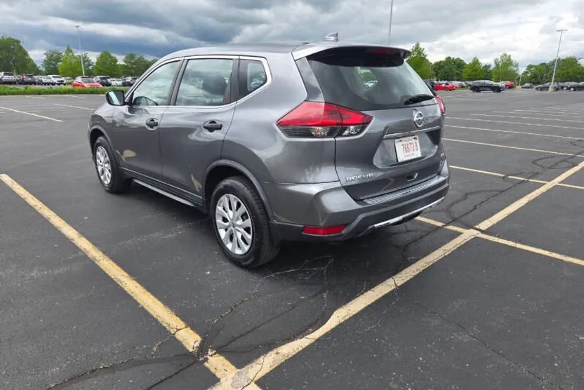 2018 Nissan Rogue S photo 1