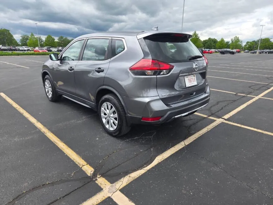 2018 Nissan Rogue S photo 1