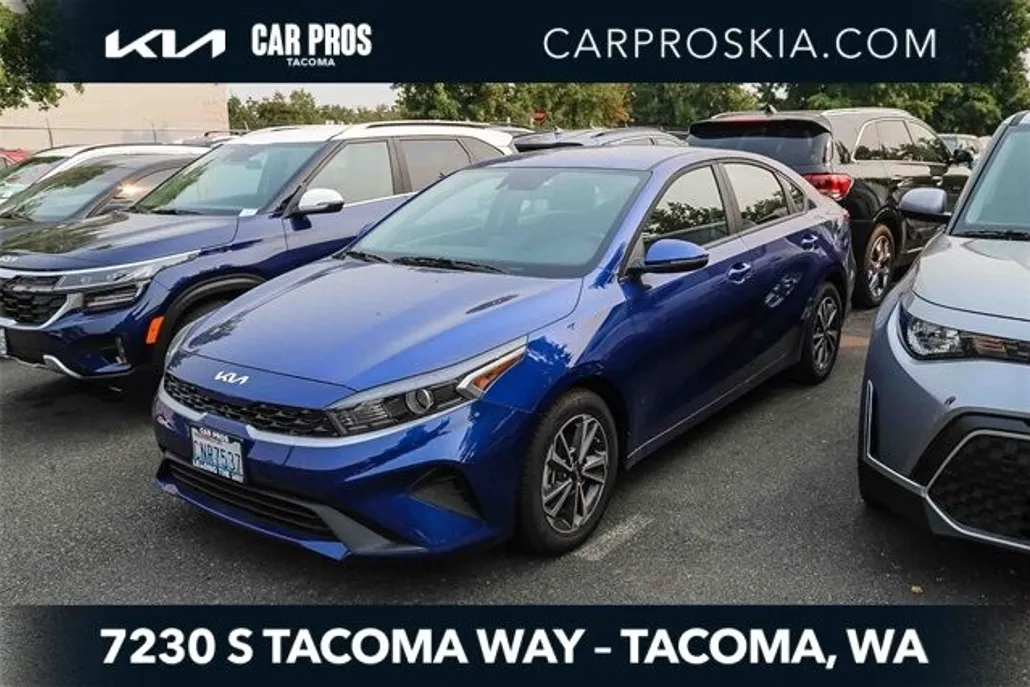 2024 Kia Forte LXS photo 1