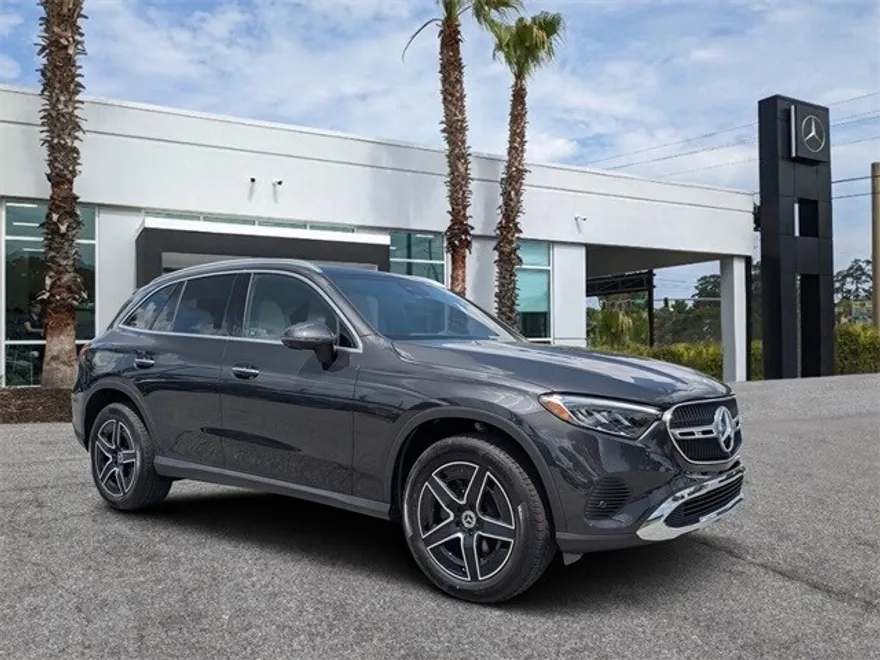 2026 Mercedes Benz GLC 300 photo 1