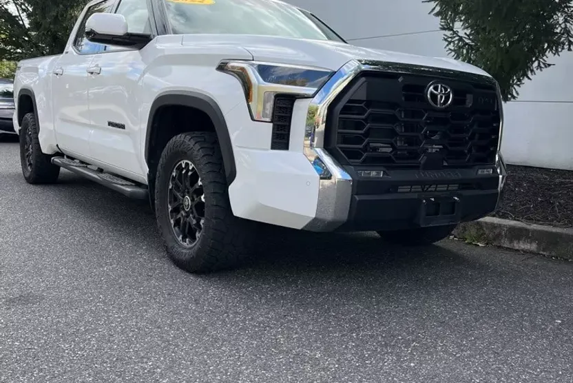 2022 Toyota Tundra SR5 CrewMax photo 1