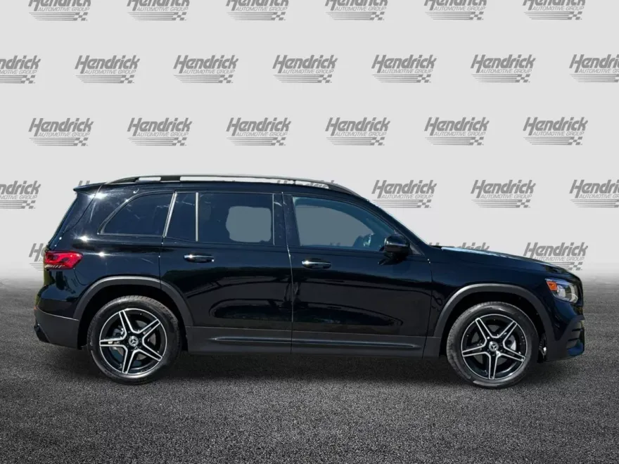 2023 Mercedes Benz GLB 250 4MATIC photo 1