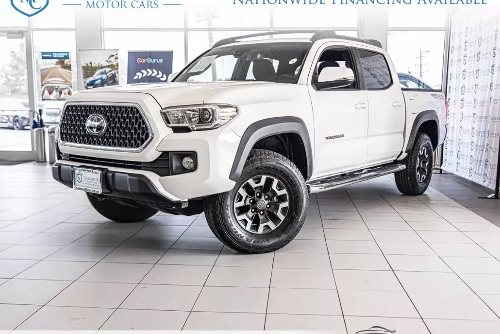 2019 Toyota Tacoma TRD Off-Road photo 1