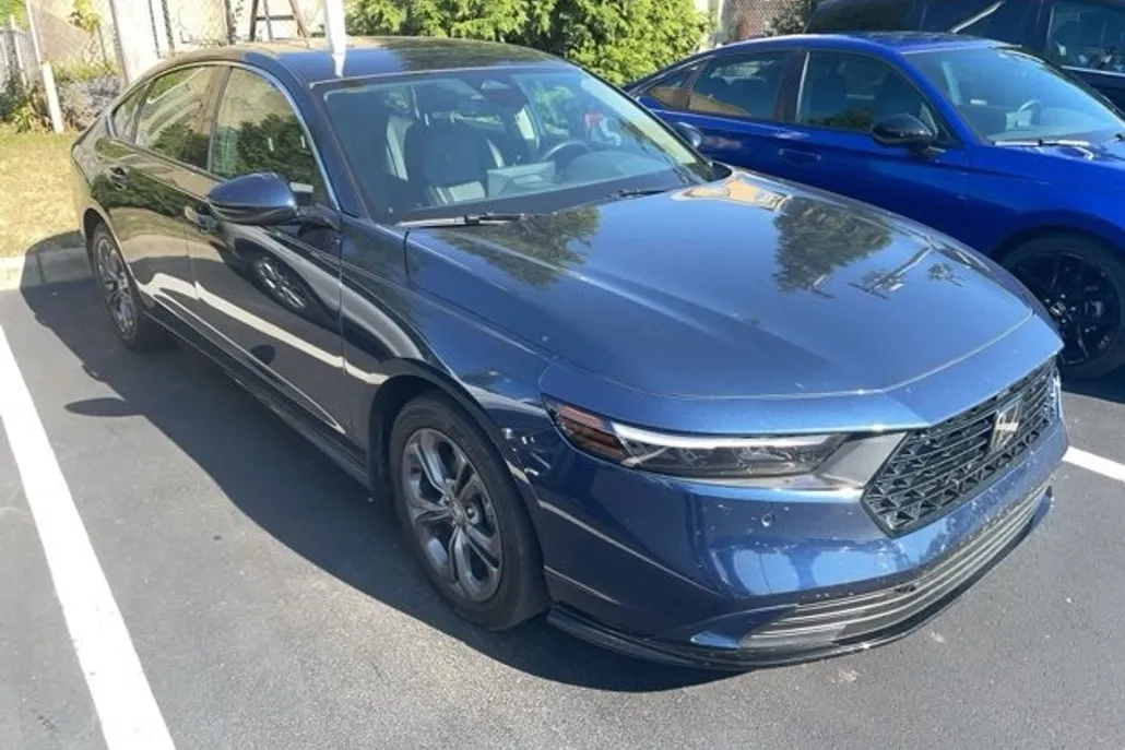 2024 Honda Accord Hybrid EX-L photo 1