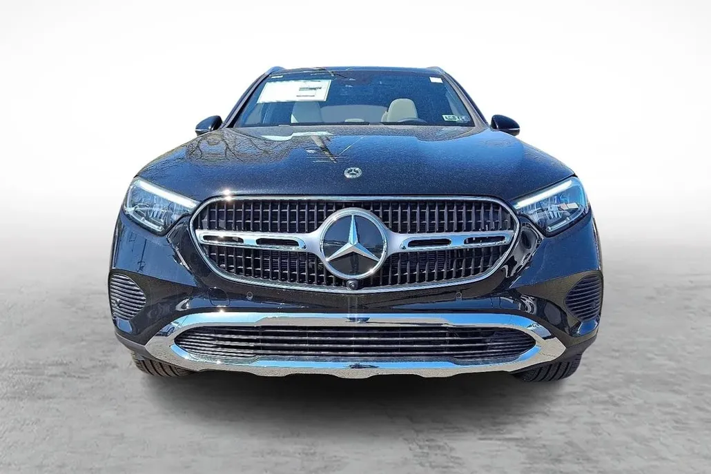 2025 Mercedes Benz GLC 300 4MATIC photo 1