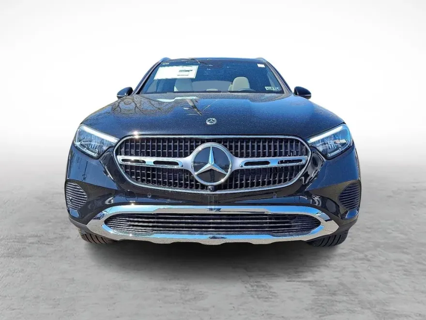 2025 Mercedes Benz GLC 300 4MATIC photo 1