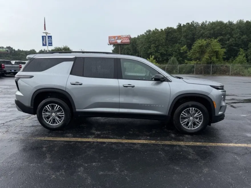 2026 Chevrolet Traverse photo 1