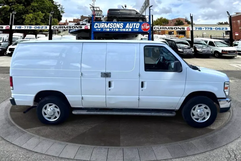 2013 Ford E-250 photo 1