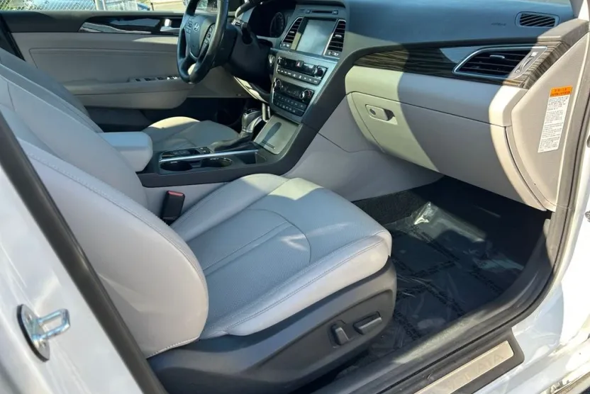 2017 Hyundai Sonata Hybrid Limited photo 1