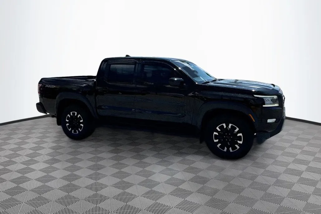 2022 Nissan Frontier PRO-X photo 1